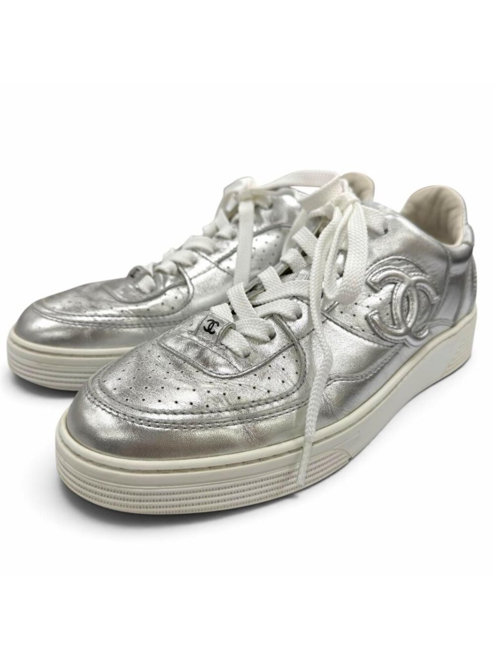 Chanel CC Logo Lace-up Leather Low Top Sneakers Silver
